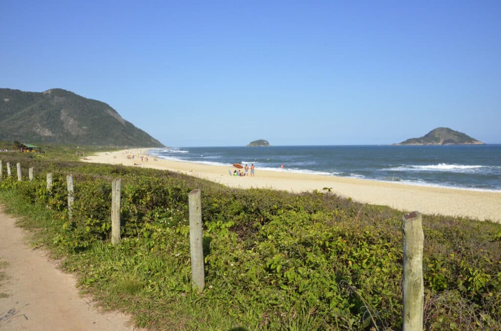 A praia de Grumari seria uma das escolhas da Barbie no Rio de Janeiro